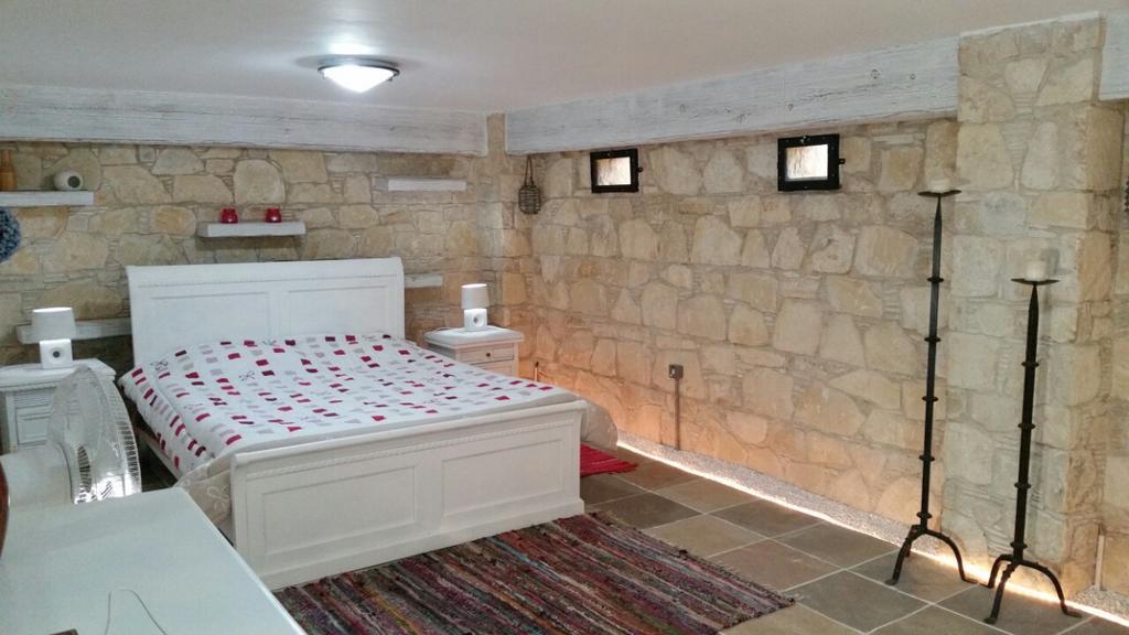 Lofou Traditional Stone House מראה חיצוני תמונה