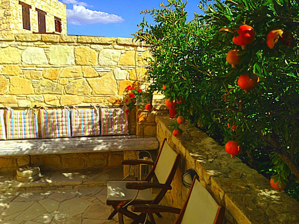 Lofou Traditional Stone House חדר תמונה
