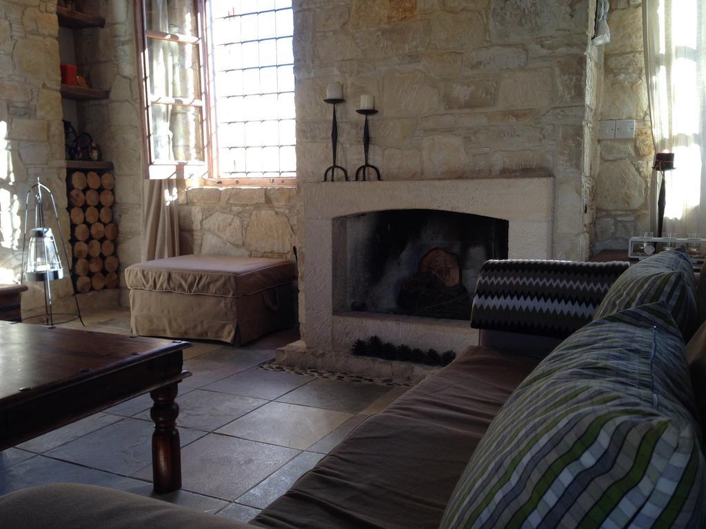 Lofou Traditional Stone House חדר תמונה