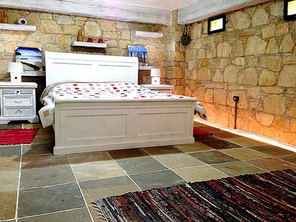 Lofou Traditional Stone House חדר תמונה